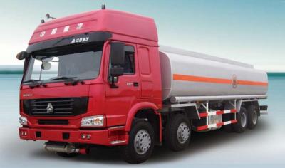 China Sinotruk 8x4 HOWO 25000 litros 30000 litros abastece o caminhão de petroleiro para a venda à venda