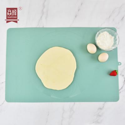 中国 Disposable Disposable Kitchen Accessories Baking Dough Kneading Mat Liners Non Stick Silicon Mat Bakeware Pads Cooking Tool Kneading Pad With Scale 販売のため