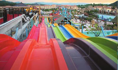 China Amusement Park Big Water Slides Custom Size With Water Pump Accessories for sale