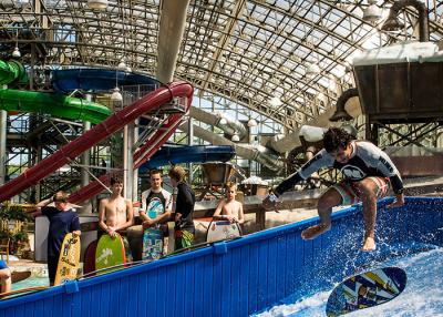 China Fiberglas-materielles Wasser-Wellenbad, Taifun-Lagunen-Wellenbad für das Surfen zu verkaufen