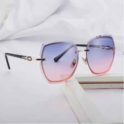 China New Fashion Eyewear 8006 KADIMA Fashion Sunglasses Comfortable Metal Frame Ocean Sunglasses Cat-Eye Rimless Sunglasses for sale