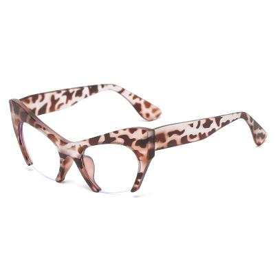 China Fashion Casual Sunglasses KADIMA Eyewear 2121 Triangle Cat Eye Sunglasses and Comfortable UV Protection for sale