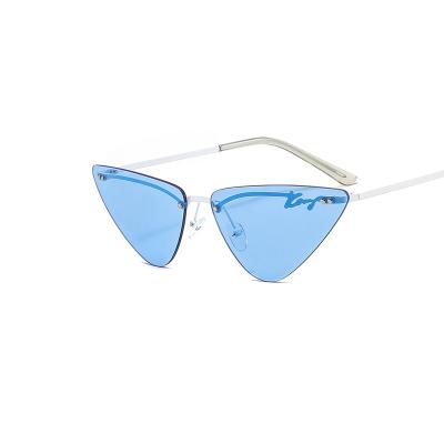 China Trendy Ocean Color Personalized Sun Glasses Metal Triangle Cat Eye Women Sunglasses Fashion Sun Glasses 17044 LA KADIMA for sale