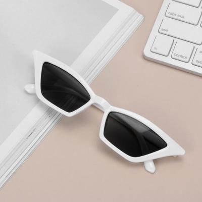 China Cat Eye GWTNN OEM oculos de sol feminino Latest Fashion Wholesale Retro Uv400 White Cat Eye Sunglasses for sale