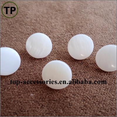 China Dry cleaning leg around shell button natural pearl dress material for sale