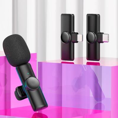 China Protable Cheap Price Wireless Mini Mike No App Needed Lavalier Microphone Headset Box Case for sale