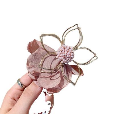 China Fashion Fabric Petal Hairpins Soft Side Hair Decorate Hair Clips Women Vintage Metal Flower Elegant Hollow Hair Clips for sale