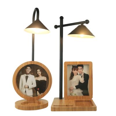 China Wholesale Competitive Price Friendly Envrioment New Retro Bamboo Picture Frame Art Desk Lamp Photo Frame for sale