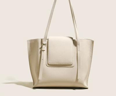 Chine Dessus en cuir blanc Tote Bag de fermeture éclair de Tote Handbags BSCI d'aisselle à vendre