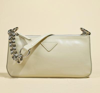 China 26cm 5cm 13cm White Chain Crossbody Bag ODM Baguette Bag Chain Strap for sale