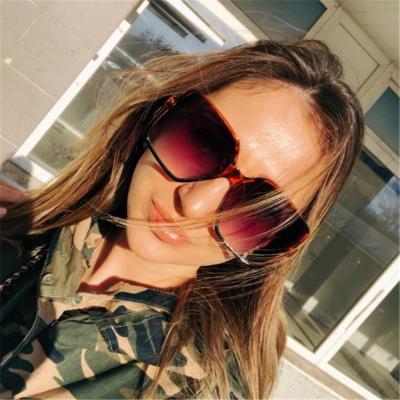 China Wholesale Custom Vintage Fashionable Luxury Square Square Sunglasses S005 Newest 2022 Women's Oversized Polarized Sun Glasses Sun Glasses Shades for sale