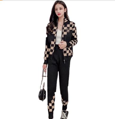 China 2021 QUICK DRY Spring Autumn Casual Ladies Sports Suit Knitted Flower Cardigan Sweater Knitted Pants Two Piece Suit for sale