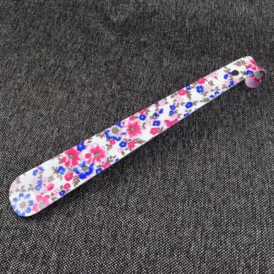 China 30CM Long Eco-friendly Lazy Metal Shoe Horn With Pattern Printing Online Shopping for sale