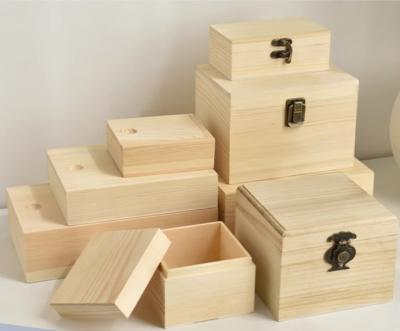 China Handmade Wooden Box Unfinished Hinge Lid Solid Pine Wood Keepsake Gift Boxes For Crafts Wholesale for sale