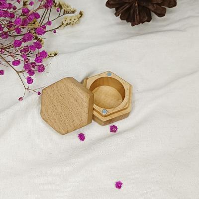 China Handmade Gift Ring Case Mini Boxing Ring Box Packaging Walnut Luxury Wooden Factory Wedding Jewelry Display Storage Box for sale