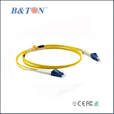 China Cordón de remiendo de la fibra óptica FC, SC, LC, ST, MTRJ, MU, E2000, MPO, estruendo, D4, SMA en venta