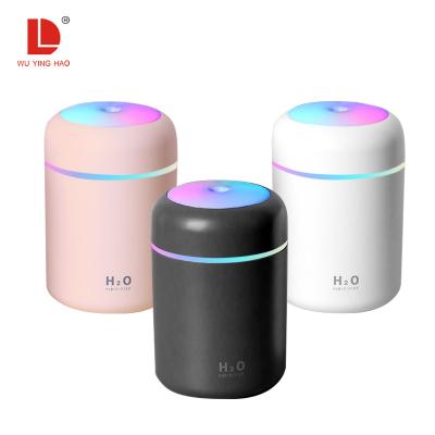 China Newest Design 2022 Car LED Light Usb Humidifiers H2O Aroma Diffuser Portable Humidifier For Room for sale