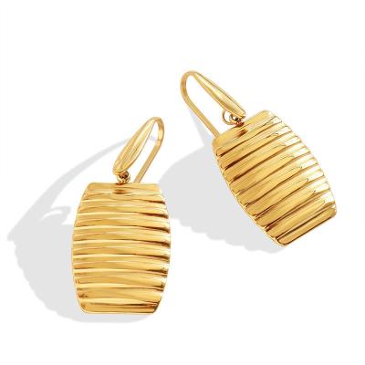 China Fashionable vintage 316 stainless steel jewelry 18k gold plated shield inside a gold earring bulk orecchini particolari for sale