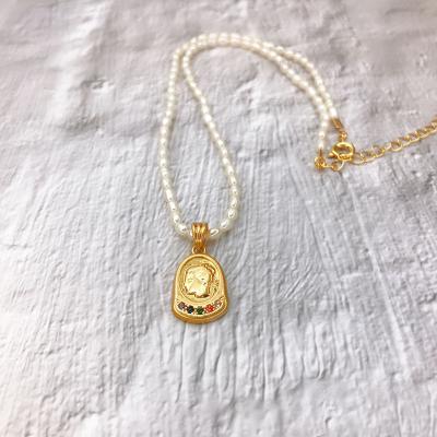 China Vintage Collana Real Oro 18k Gold Plated Diamond Freshwater Handmade Long Pearl Color Girl's Head Portrait Necklace for sale