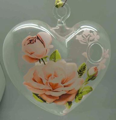 China Handcrafted Romantic Hand Blown Heart Shaped Hanging Glass Vase for sale