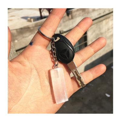 China Wholesale Natural Hand Made White Selenite Crystals Healing Key Chain Stones From Europe For Decoration for sale