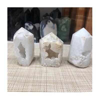 China Europe wholesale carved natural agate crystal white geode wand tower quartz crystal tower for home decor for sale