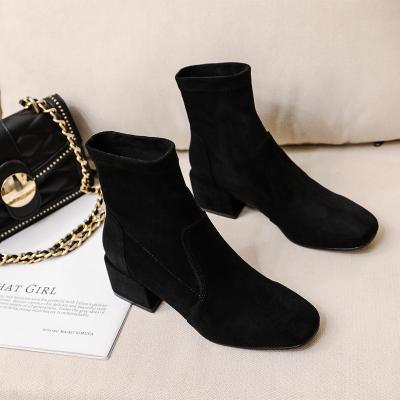 China 2022 Spring New Fashion Suede Temperament Round Toe Breathable Thick Heel Black Boots Women for sale