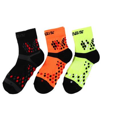 China New Skills 3D Stereo Athletic Sports Marathon Socks Running Compression Socks for sale