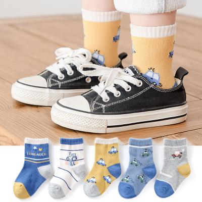 China Manufacturer Wholesale Cute Casual Standard Polyester QUICK DRY Socks For Boy for sale