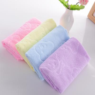 China Custom Clothes Dry Cleaning Tablets 400g 25*25cm Embossed Square Microfiber Kitchen Cleaning Cloth Towel for sale