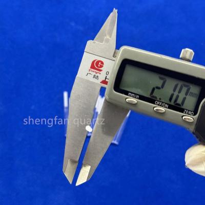 China Custom High Light Transmittance High Purity Full Transparent Slotted Quartz Rod Quartz Boat en venta