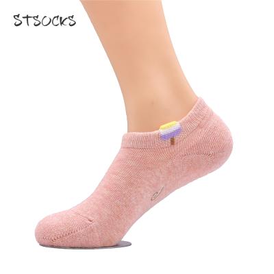 China Lady Sports Antibacterial Custom Cute Show Comfort Fashion Cotton Women Anti Slip Stockings Hidden No Cut Socks For Women for sale