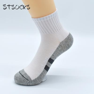 China Antibacterial Kids Bulk Custom Sports Anti-Slip Kids School Young Boy Cotton Tube Socks Long for sale