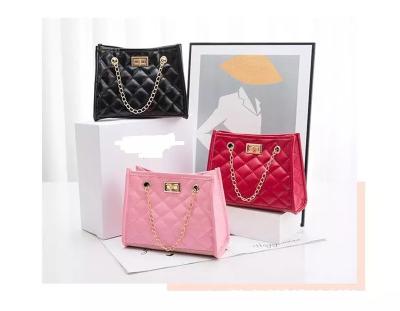 China Wholesale Fashion 2021 Fashion Women Embroidered Mini PU Girls Mobile Phone Messenger Handbags Shoulder Chain Ladies Bags for sale