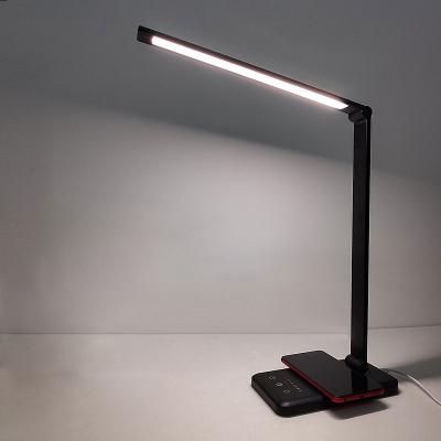 China Amazon modern hot sale modern eyecare table lamp phone rechargeable led wireless charging table lamp for sale