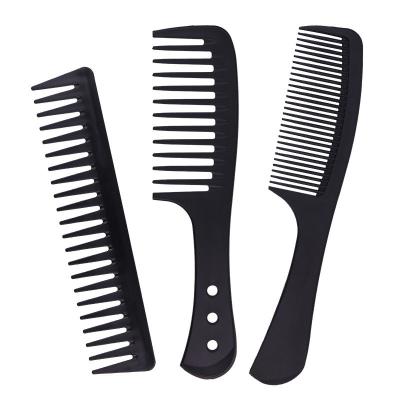 China Beauty Care Makeup Tools Black Carbon Fiber Plastic Customized OEM Large Tooth Plastic Curly Hair Detangling Comb With Wide Tooth for sale