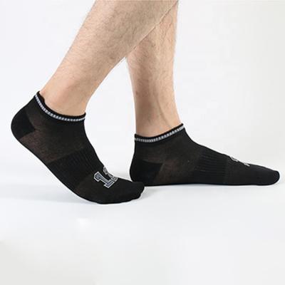 China Men's Invisible Ankle Socks Comfortable Breathable and Perfect for Everyday Wear for sale