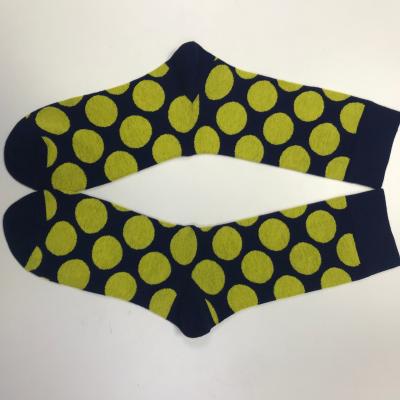 China Spring Season Custom Logo Dot Pattern Design Men Women Cotton Athletic Socks for Sports for sale