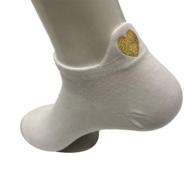 China 5% Spandex Fabric Women's Crew Socks with Heart Embroidery Breathable and Comfortable for sale