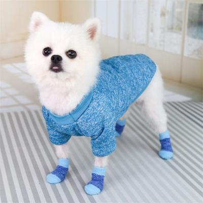 China Bleiben Sie modisch und gemütlich mit diesen rosa/blauen Hundesocken, die Sie in der Wintersaison unbedingt tragen müssen zu verkaufen