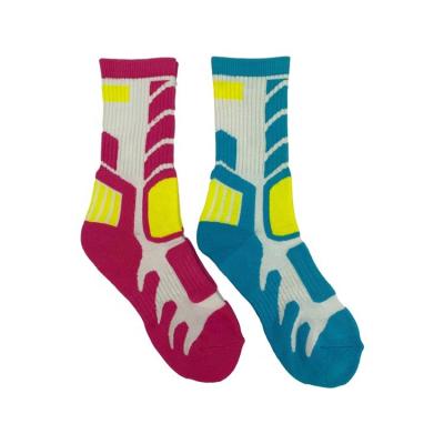 China Spring Season Red Green Ankle Sport Socks for Men Athletic Quick Dry Printed Sports Socks for sale