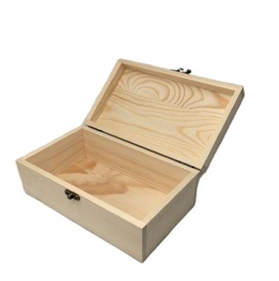 China Europe pine wood box for storage or gifts with locking clasp for sale