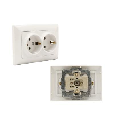 China European Type Schuko Plug Adapter C14 Schuko Socket Safety Dual Socket Female Adapter for sale