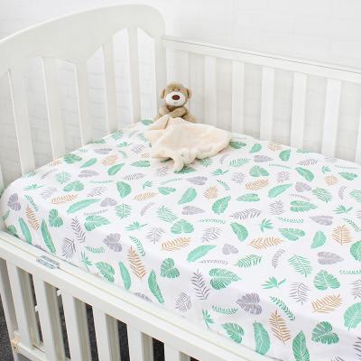 China 100% Newborn Breathable Custom Made Skin-Friendly Cotton Cartoon Pattern Printed Organic Baby Crib Crib Fitted Sheet for sale