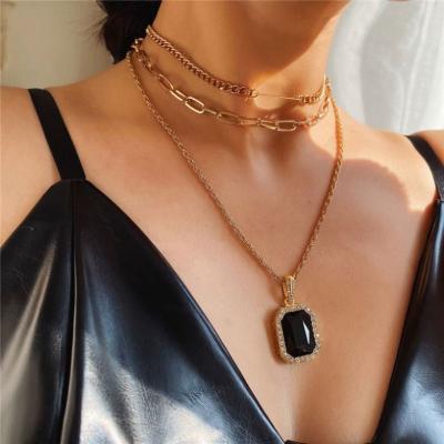 China TRENDY Yiyuan Fashion Black Crystal Pendant Layer Necklace New Vintage 18k Gold Thin Chain Stone Jewelry Necklace for sale