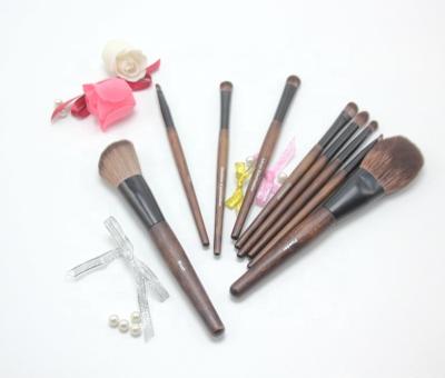 China Angular Blush 2022 Amazon Best Seller Fashionable Personalized Wooden Handle Makeup Brushes Custom Logo Makeup Brush Set for sale