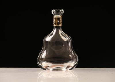 Cina wholesale 500ml 750ml empty Bordeaux shape glass wine bottle customized Clear Empty Liquor Wine Glass Bottles in vendita