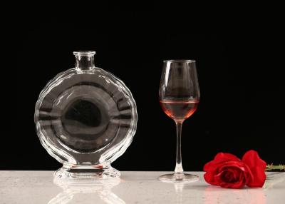 中国 Hot Selling Juice Liquor Wine Fruit Wine Whiskey Clear Vodka Glass Bottles for Alcoholic Beverages 700ml 販売のため