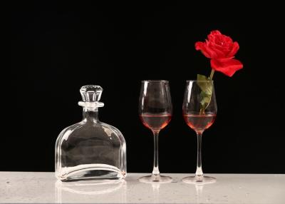 China Hot Selling Juice Liquor Wine Fruit Wine Whiskey Clear Vodka Glass Bottles for Alcoholic Beverages 700ml Te koop