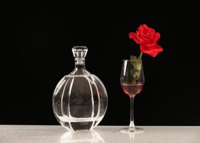 中国 Hot Selling Juice Liquor Wine Fruit Wine Whiskey Clear Vodka Glass Bottles for Alcoholic Beverages 700ml 販売のため